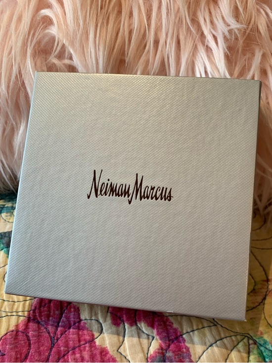 Neiman Marcus Other - 🩷NEIMAN MARCUS🩷GIFT BOX